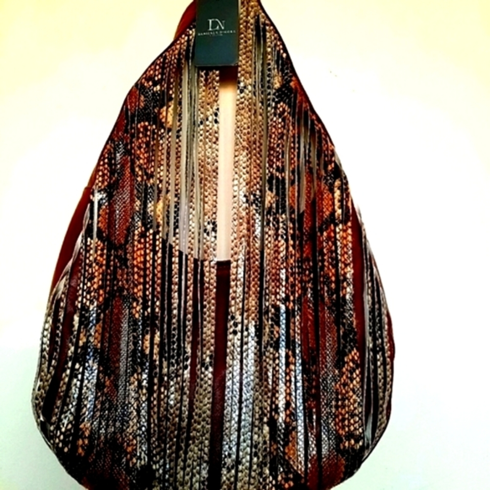 NWT DANIELLE NICOLE VINTAGE SHOULDER BAG